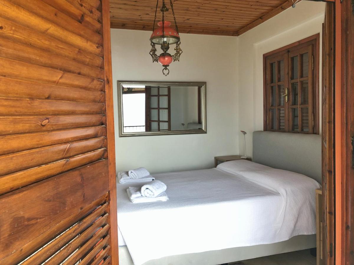 Gaia Guest House Kalamata Eksteriør billede